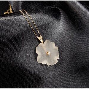 Vintage 14k Solid Gold Necklace with Frosted Flower Pendant